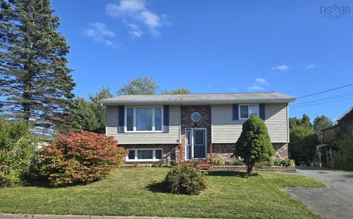 8 Sherwood St, Dartmouth, NS, B2V2P4 | Card Image