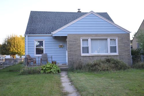 2235 W Tripoli Ave, Milwaukee, WI, 53221-1443 | Card Image