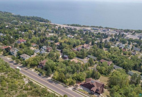 24XX E Superior St, Duluth, MN, 55812 | Card Image