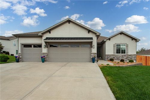 1102 Nw Aspen Ct, Lees Summit, MO, 64064 | Card Image