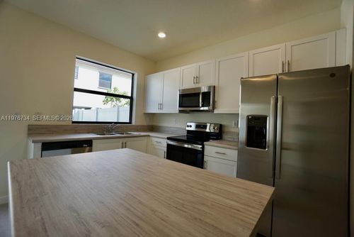 3429 W 111th Pl, Hialeah, FL, 33018-2211 | Card Image