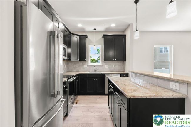 721 7 Th St, House other with 3 bedrooms, 3 bathrooms and null parking in Whitehall PA | Image 18