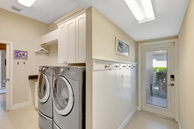 547 Robin Ln, House other with 5 bedrooms, 4 bathrooms and null parking in Jupiter FL | Image 49