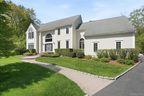 14 Wyche Way, Ossining, NY, 10562-4000 | Card Image