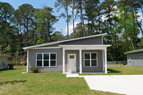 1210 S 2nd St, Smithfield, NC, 27577-4222 | Card Image