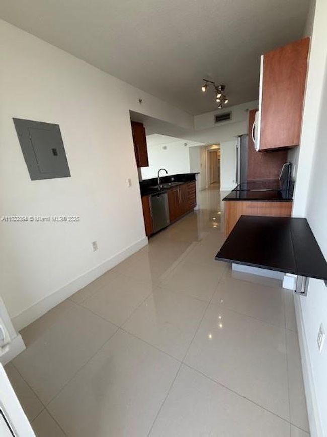 1710 - 3232 Sw 22 Nd Ter, Condo with 2 bedrooms, 2 bathrooms and null parking in Miami FL | Image 10