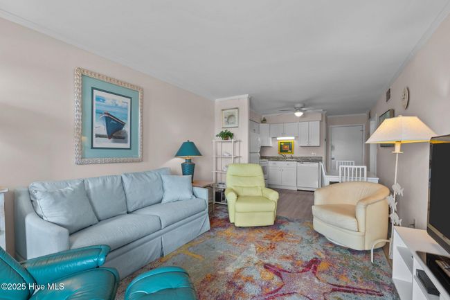 H9 - 2008 E Fort Macon Rd, Condo with 2 bedrooms, 2 bathrooms and null parking in Atlantic Beach NC | Image 8