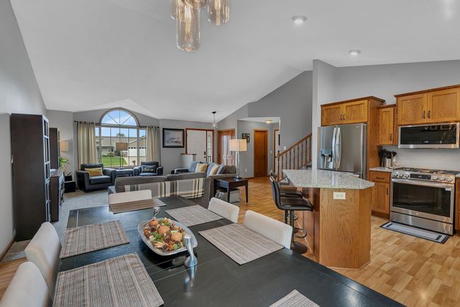 Open floor plan on Main level | Image 9