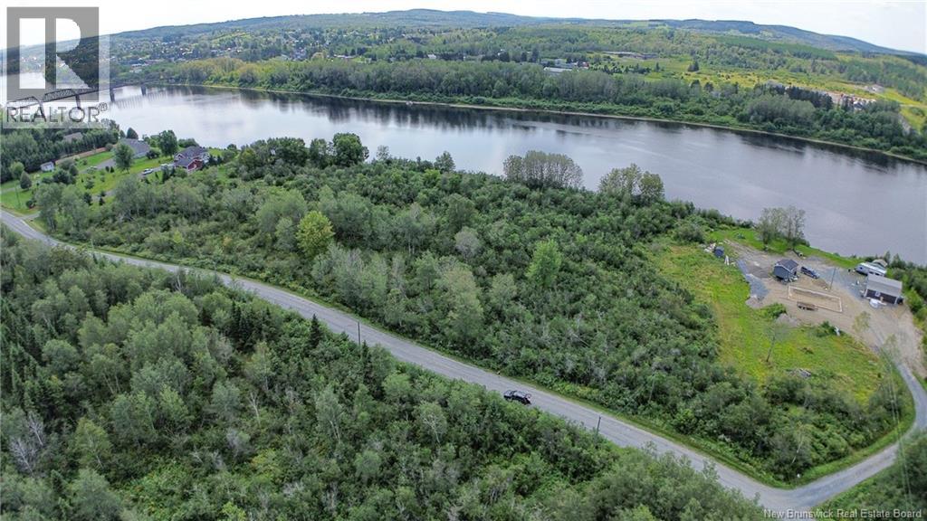 Land in Saint-Léonard 4
