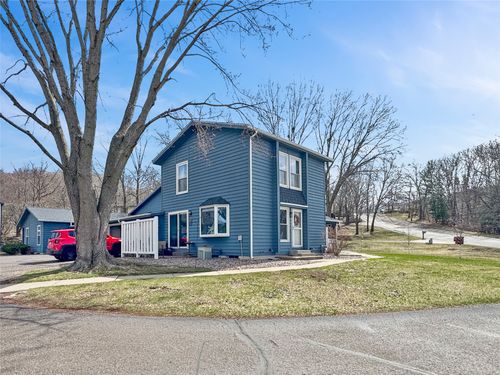 4-4634 Woodridge Dr, Eau Claire, WI, 54701-8040 | Card Image