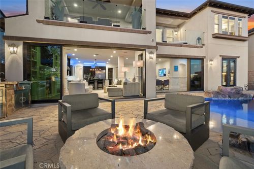 4682 Oceanridge Dr, Huntington Beach, CA, 92649-6425 | Card Image