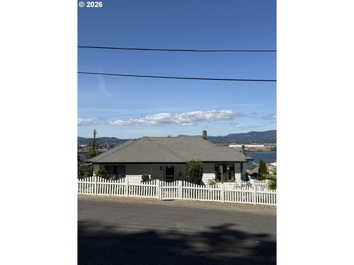 417 W E St, Rainier, OR, 97048-2711 | Card Image