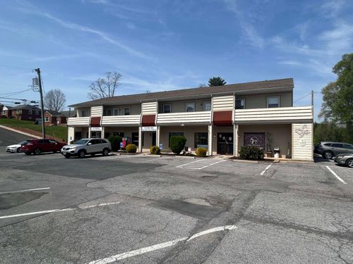 632 Charles St, STAUNTON, VA, 24401 | Card Image