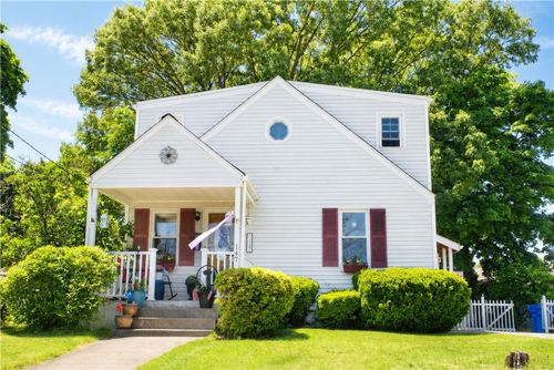 147 Pawtuxet Ter, West Warwick, RI, 02893-5224 | Card Image