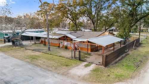 214 Lochness Dr, Highlands, TX, 77562-2139 | Card Image