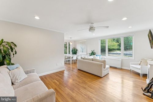 apt-513-2400 41st St Nw, WASHINGTON, DC, 20007-4916 | Card Image