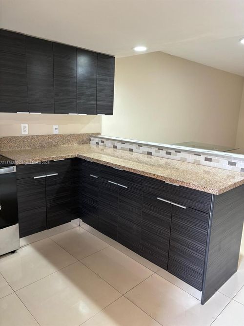 apt-106-5650 W 26th Ct, Hialeah, FL, 33016-4784 | Card Image