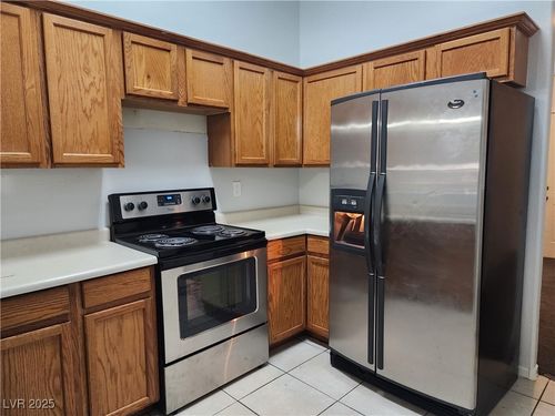 3833 Soda Springs Dr, Las Vegas, NV, 89115-7430 | Card Image