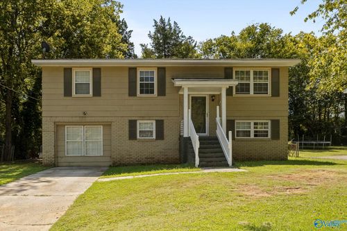 3715 Valleydale Rd Nw, Huntsville, AL, 35810-1733 | Card Image