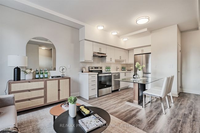111 - 62 Dixfield Dr, House attached with 2 bedrooms, 2 bathrooms and 1 parking in Etobicoke ON | Image 5
