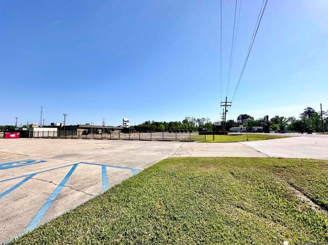 13119 Airline Hwy, Home with 0 bedrooms, 4 bathrooms and null parking in Gonzales LA | Image 28