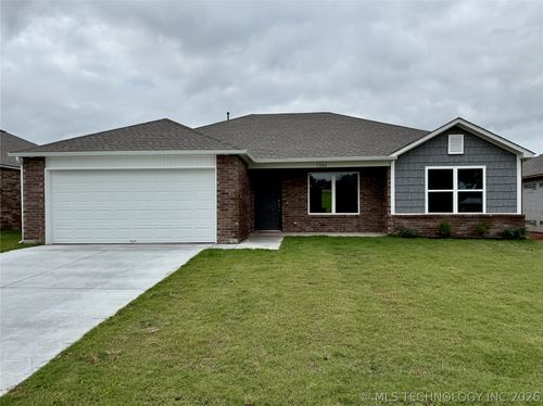 7200 S Lions Avenue, Broken Arrow, OK, 74011 | Card Image