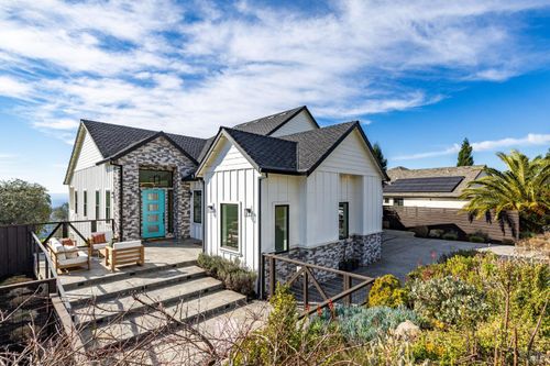 2116 Wedgewood Way, Santa Rosa, CA, 95404 | Card Image