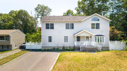 4478 Express Drive S, Islip, NY, 11779 | Card Image