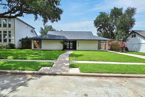 5330 Dumfries Dr, Houston, TX, 77096-5121 | Card Image