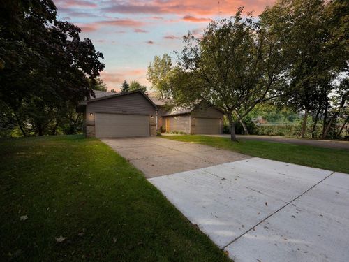 5535 Lindsay St, Golden Valley, MN, 55422-4625 | Card Image