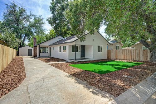 3824 13th Avenue, Sacramento, CA, 95820 | Card Image