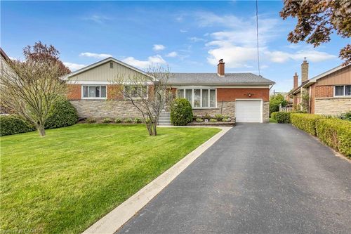 22 Percy Court, Hamilton, ON, L6T1W6 | Card Image
