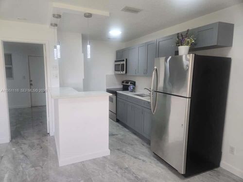 apt-2-5120 Ne 18th Ave, Fort Lauderdale, FL, 33334-5700 | Card Image