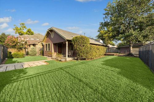 836 Aurora St, Houston, TX, 77009-1054 | Card Image