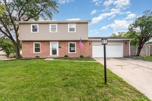 9101 Sycamore Dr, Hickory Hills, IL, 60457-1245 | Card Image