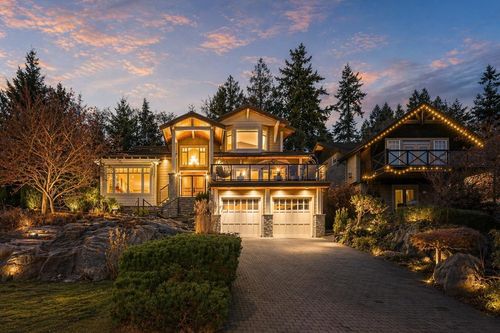 3402 Anne Macdonald Way, North Vancouver, BC, V7G2S7 | Card Image