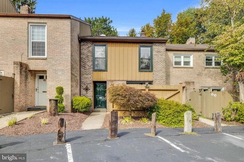 54 Wood Cir, READING, PA, 19607-3311 | Card Image