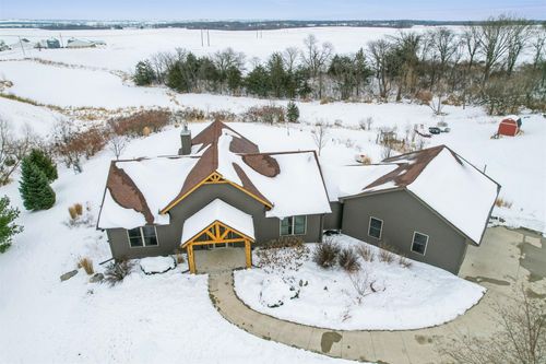 14589 Ne White Oak Dr, Elkhart, IA, 50073-9057 | Card Image