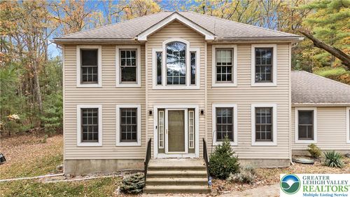 148 Water Tower Cir, East Stroudsburg, PA, 18301-9399 | Card Image