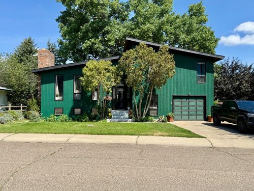 28 Noble Court Sw, Medicine Hat, AB, T1A4A3 | Card Image