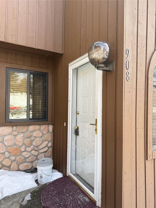 908 Scenic Ln, Poughkeepsie, NY, 12603-6976 | Card Image