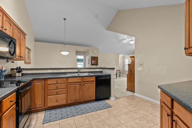 62 - 2215 E Tuscany Way, Condo with 2 bedrooms, 2 bathrooms and null parking in APPLETON WI | Image 15