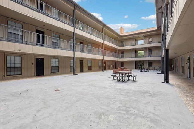 APT-210 - 2401 Leon St, Condo with 2 bedrooms, 2 bathrooms and 2 parking in Austin TX | Image 26