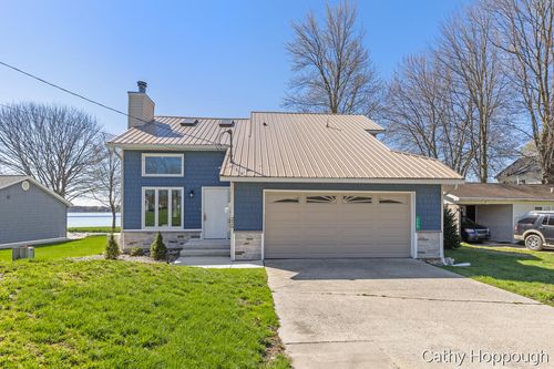 229 Ivason Dr, Stanton, MI, 48888-9216 | Card Image