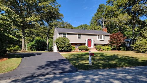 22 Sunset Dr, Medway, MA, 02053-2008 | Card Image