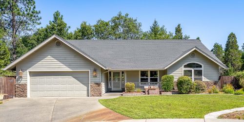 214 Sapphire Ct, Grants Pass, OR, 97527-5197 | Card Image