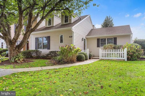 406-406 Meadow Ct, GLEN MILLS, PA, 19342-8149 | Card Image