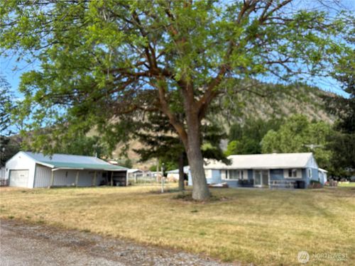221 3rd St, Brewster, WA, 98812 | Card Image