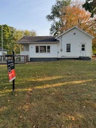 178 Seaver Street, House other with 2 bedrooms, 1 bathrooms and null parking in Hubbardston MI | Image 3