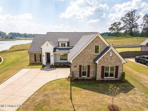 2115 Livingston Way, Hernando, MS, 38632-1073 | Card Image
